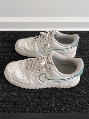 Nike Air Force 1 07 LV8 sneakers Resort and Sport Summit White Bicoastal US 10.5